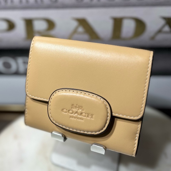 Coach Eliza Small Tan Leather Wallet NWOT - Picture 8 of 10